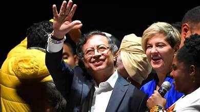 الرئيس الكولومبي الجديد غوستافو بيترو

